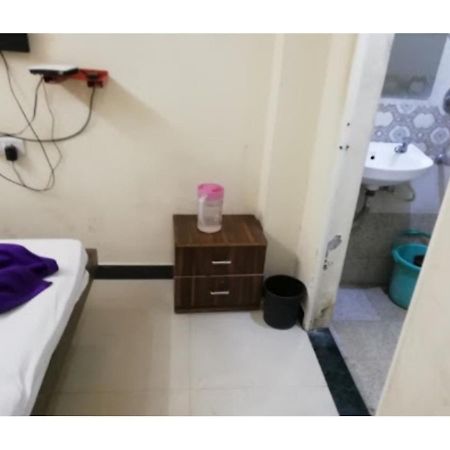 Hotel Adarsh, Ujjain Dış mekan fotoğraf