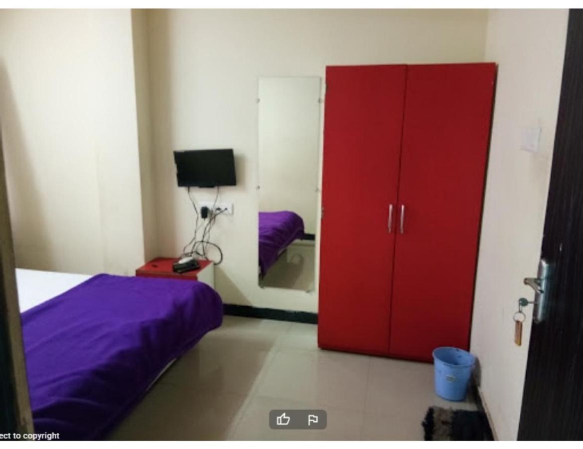 Hotel Adarsh, Ujjain Dış mekan fotoğraf
