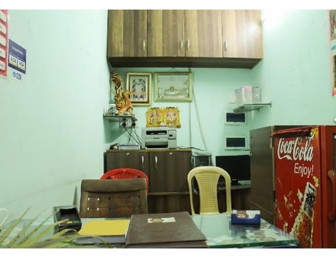 Hotel Adarsh, Ujjain Dış mekan fotoğraf