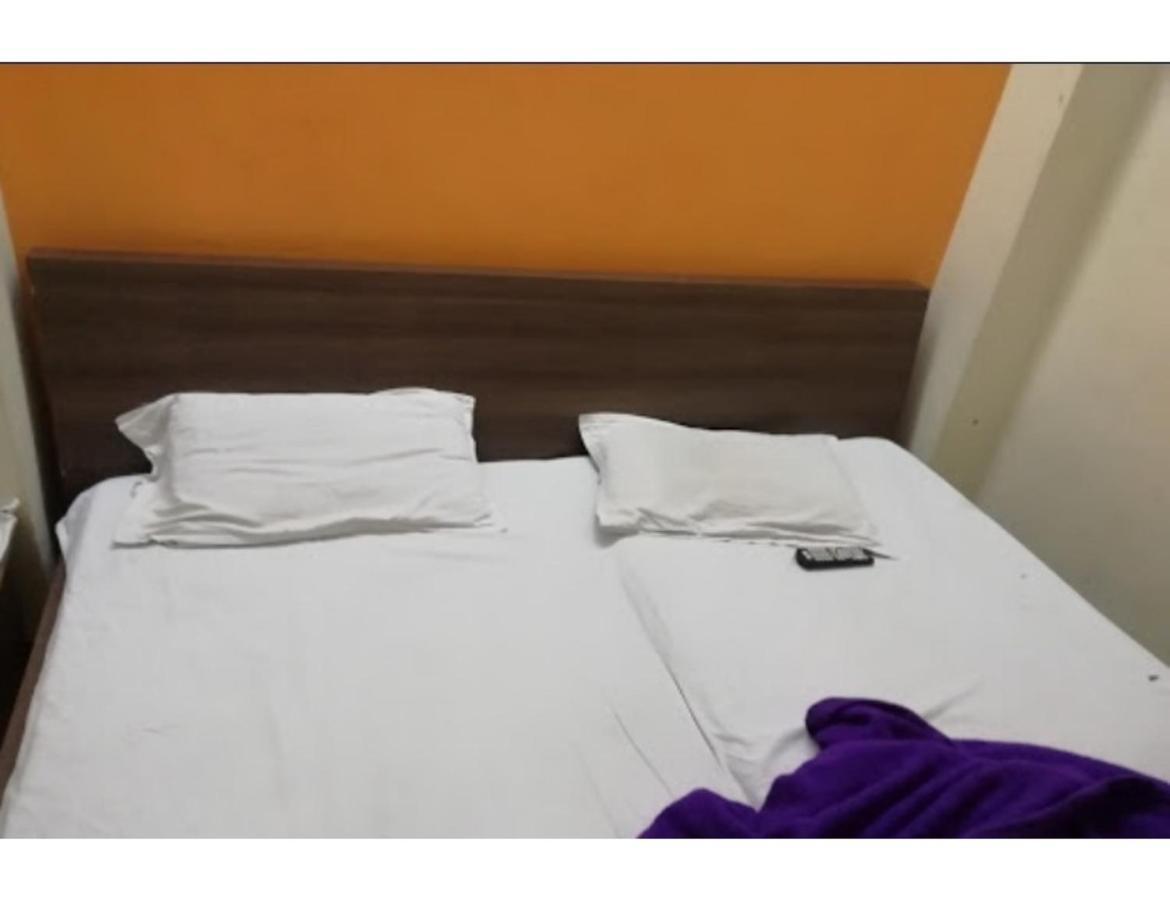 Hotel Adarsh, Ujjain Dış mekan fotoğraf