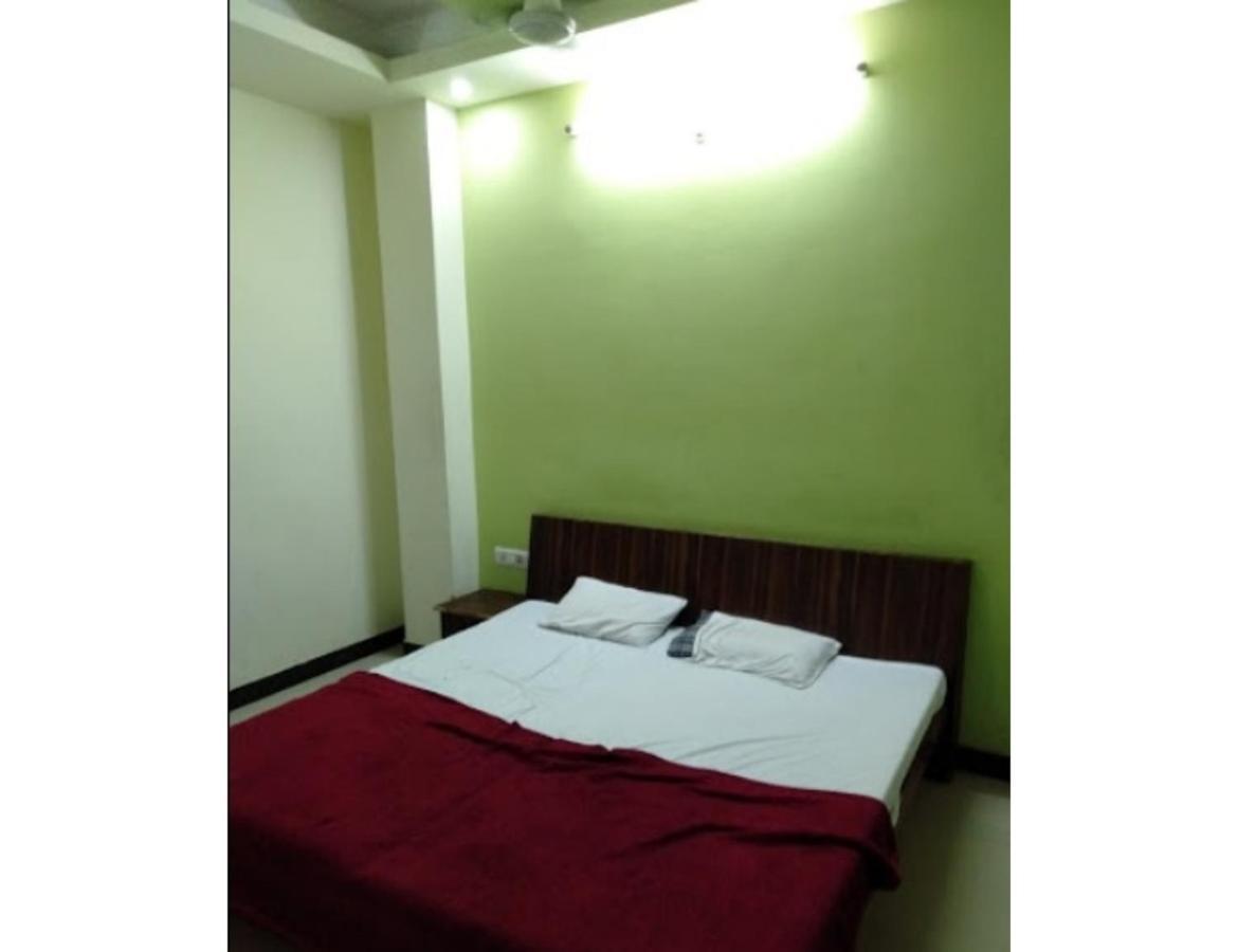 Hotel Adarsh, Ujjain Dış mekan fotoğraf