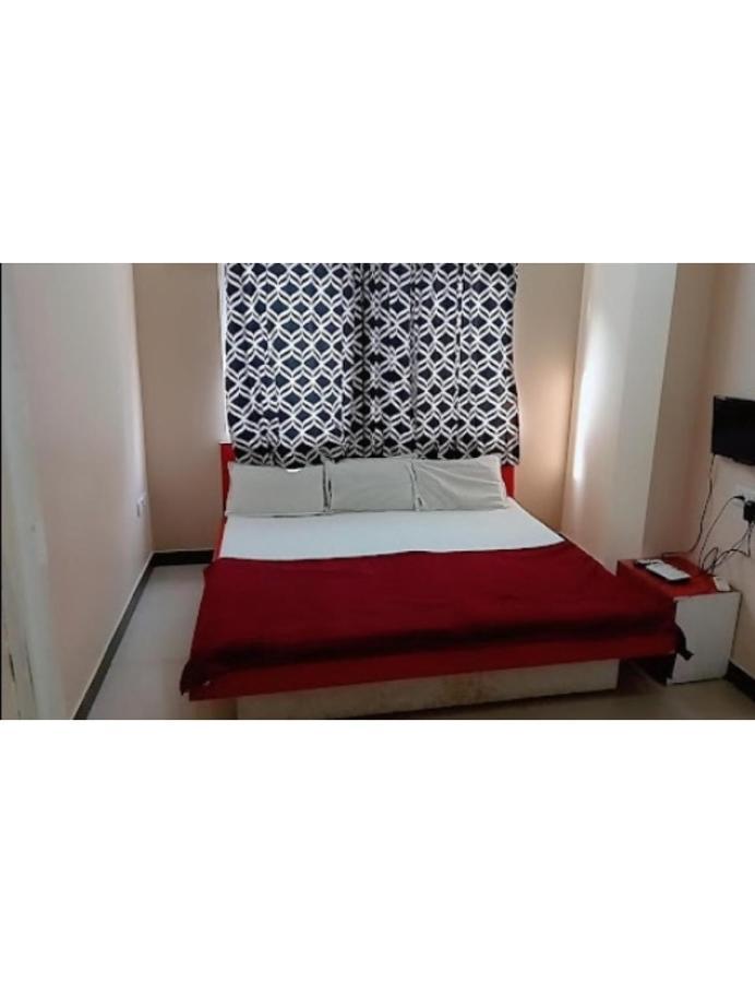 Hotel Adarsh, Ujjain Dış mekan fotoğraf